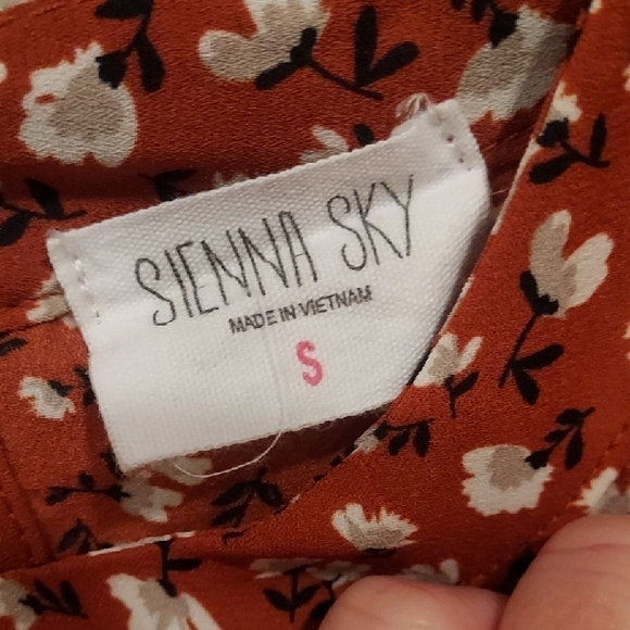 Sienna Sky Red Floral Blouse - Picture 2 of 2